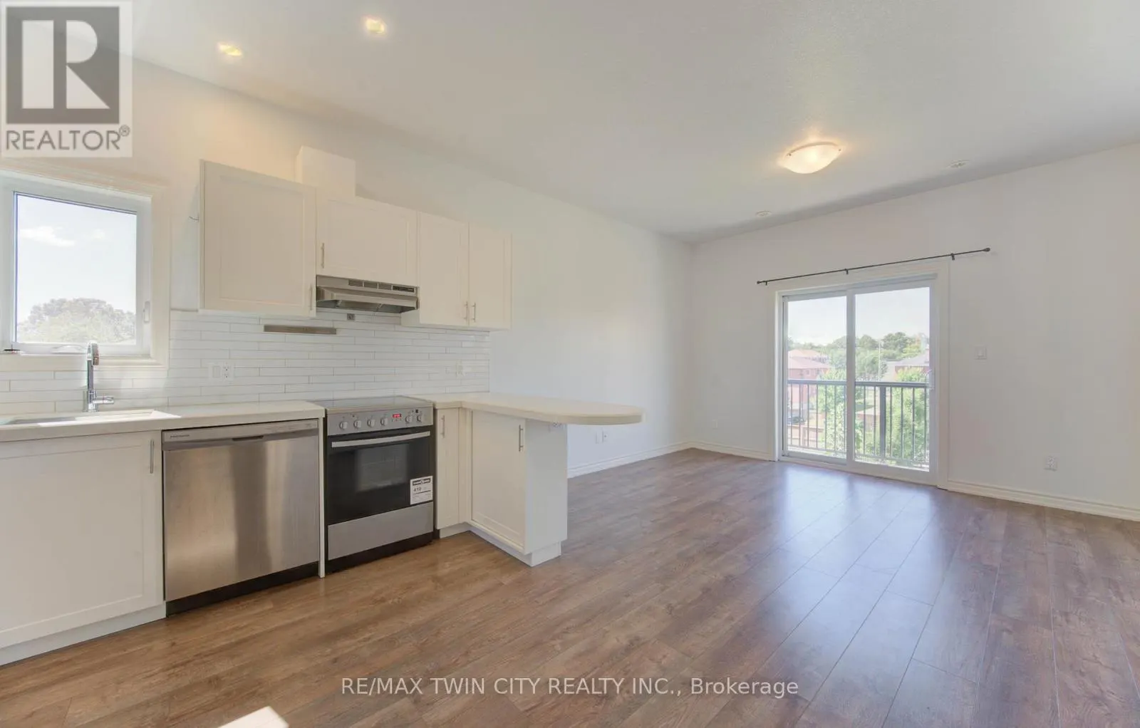 9C - 164 HEIMAN STREET