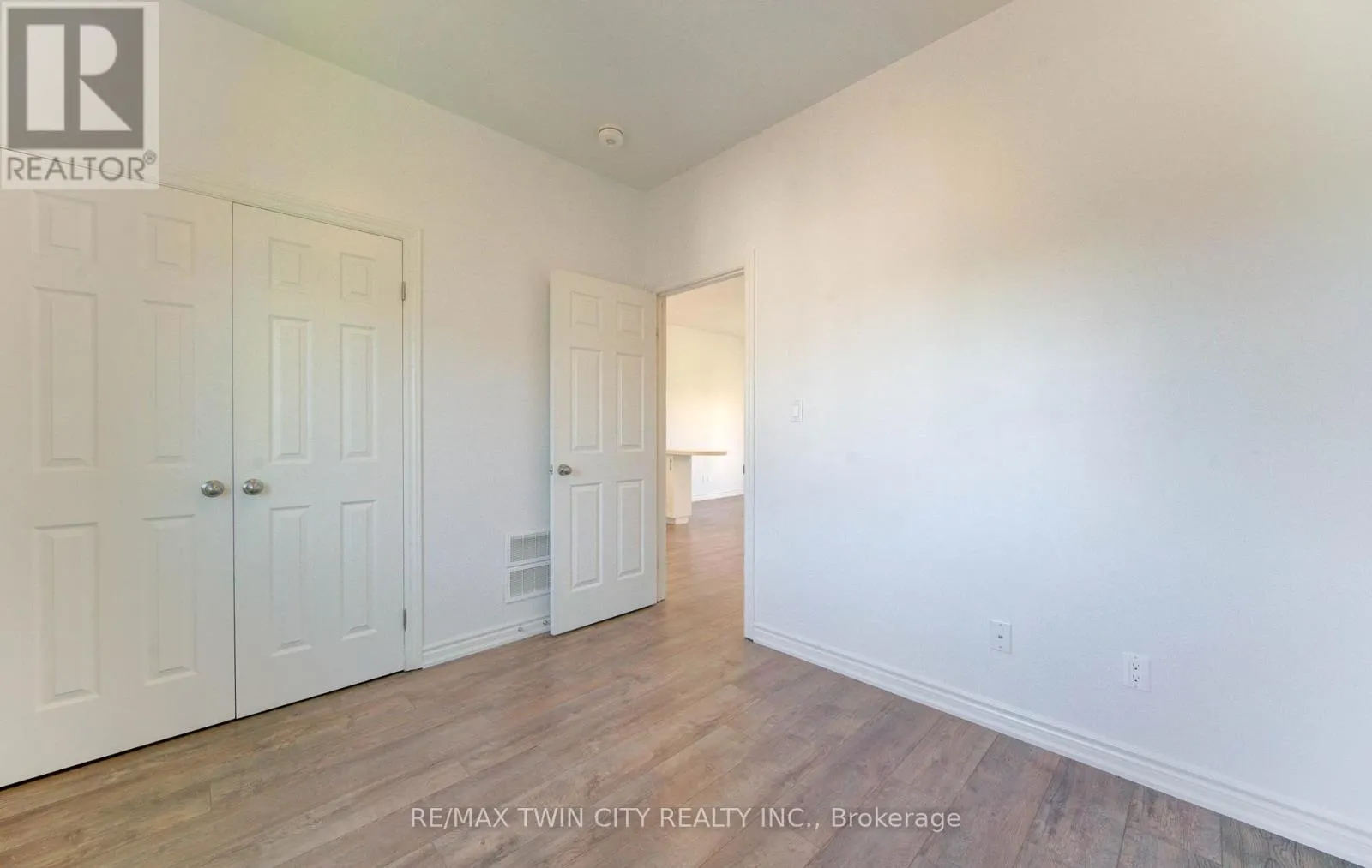9C - 164 HEIMAN STREET