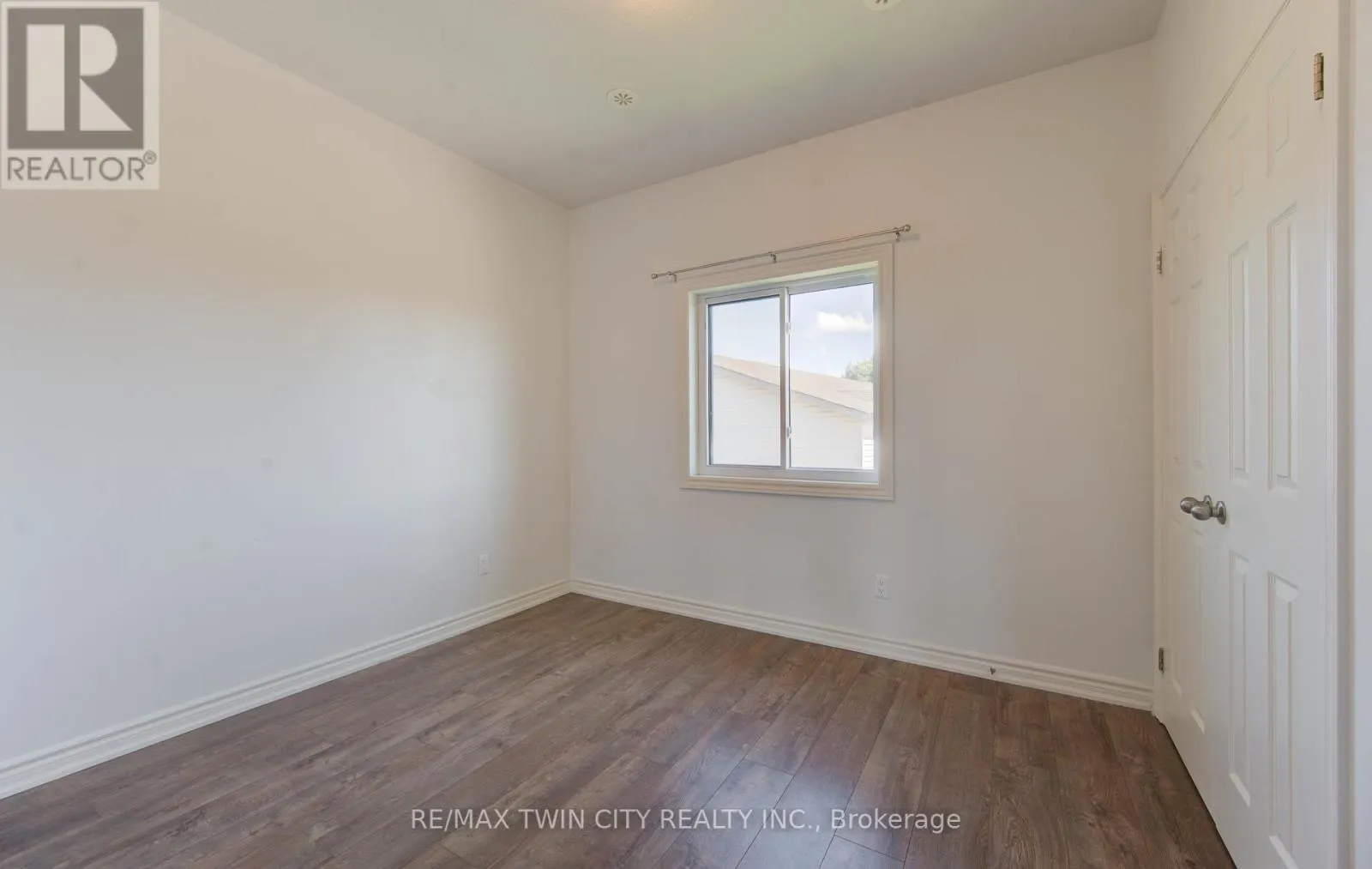 9C - 164 HEIMAN STREET