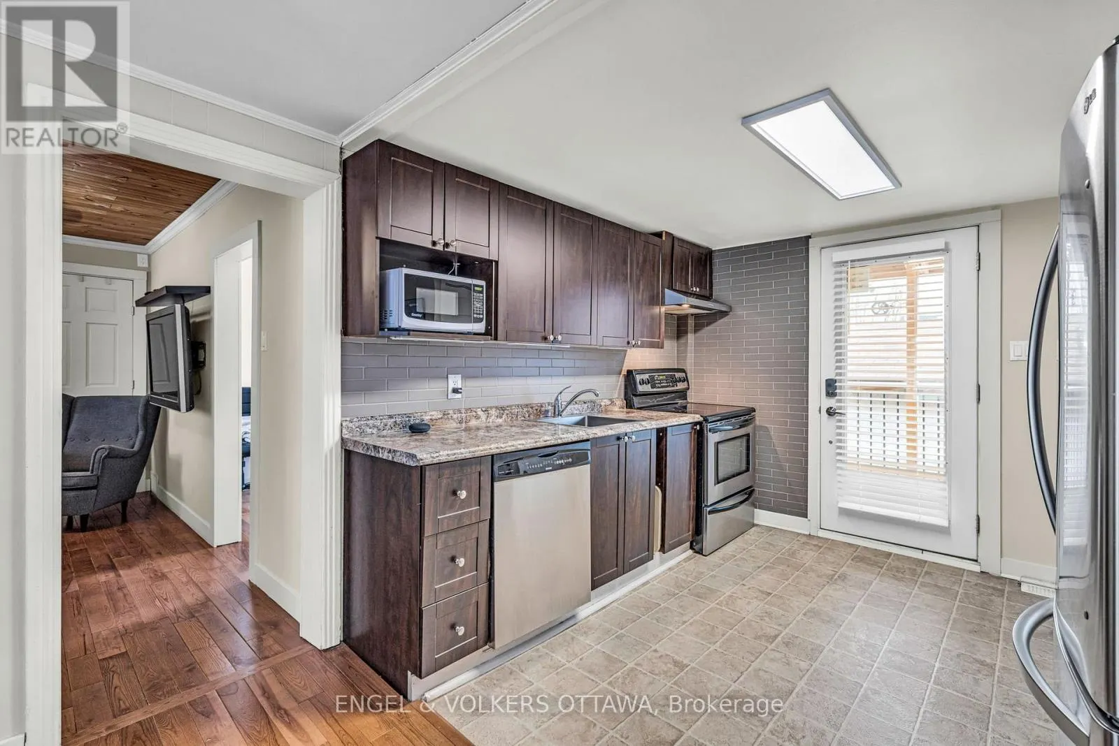 201 - 203 HERITAGE MAPLE WAY