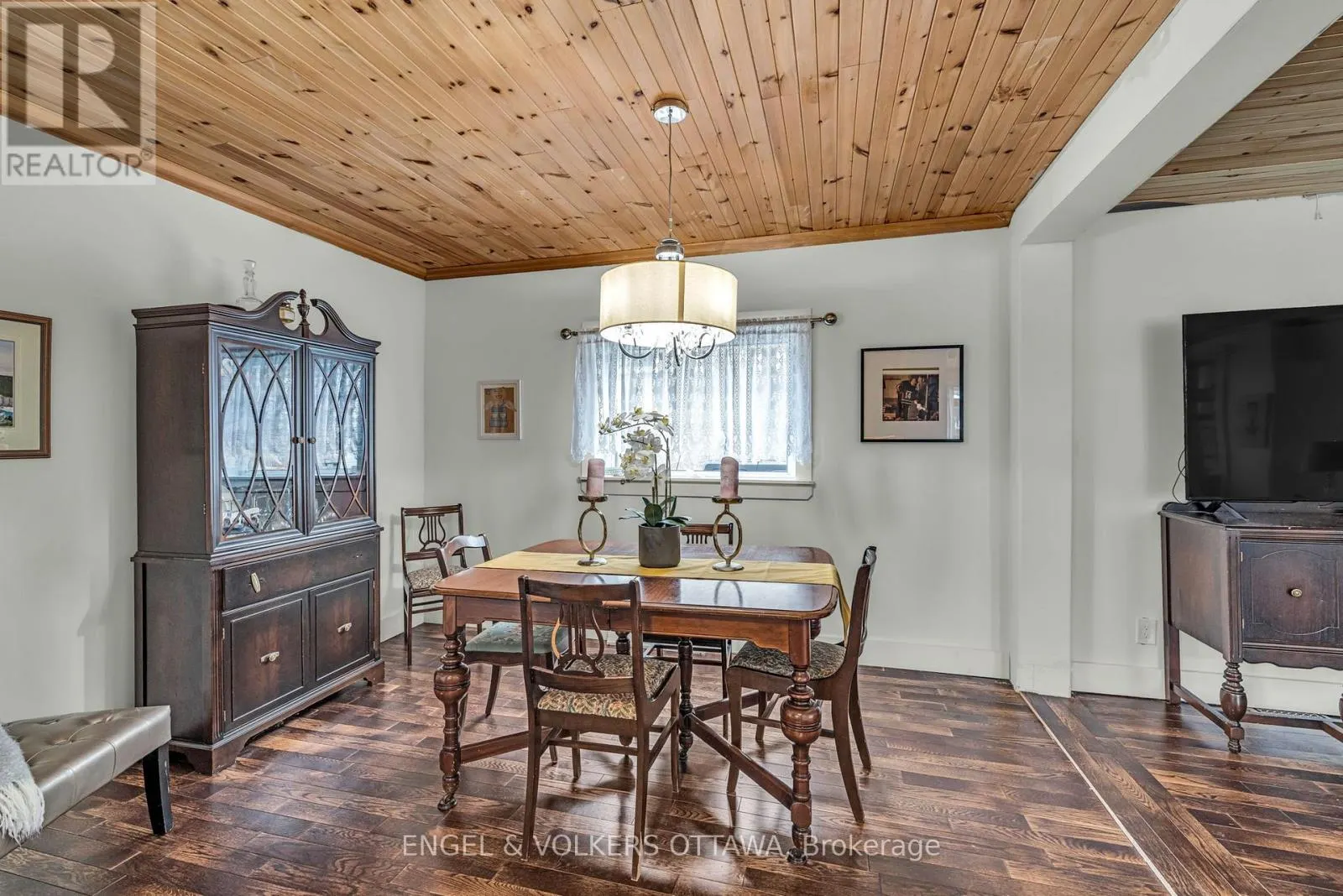 201 - 203 HERITAGE MAPLE WAY
