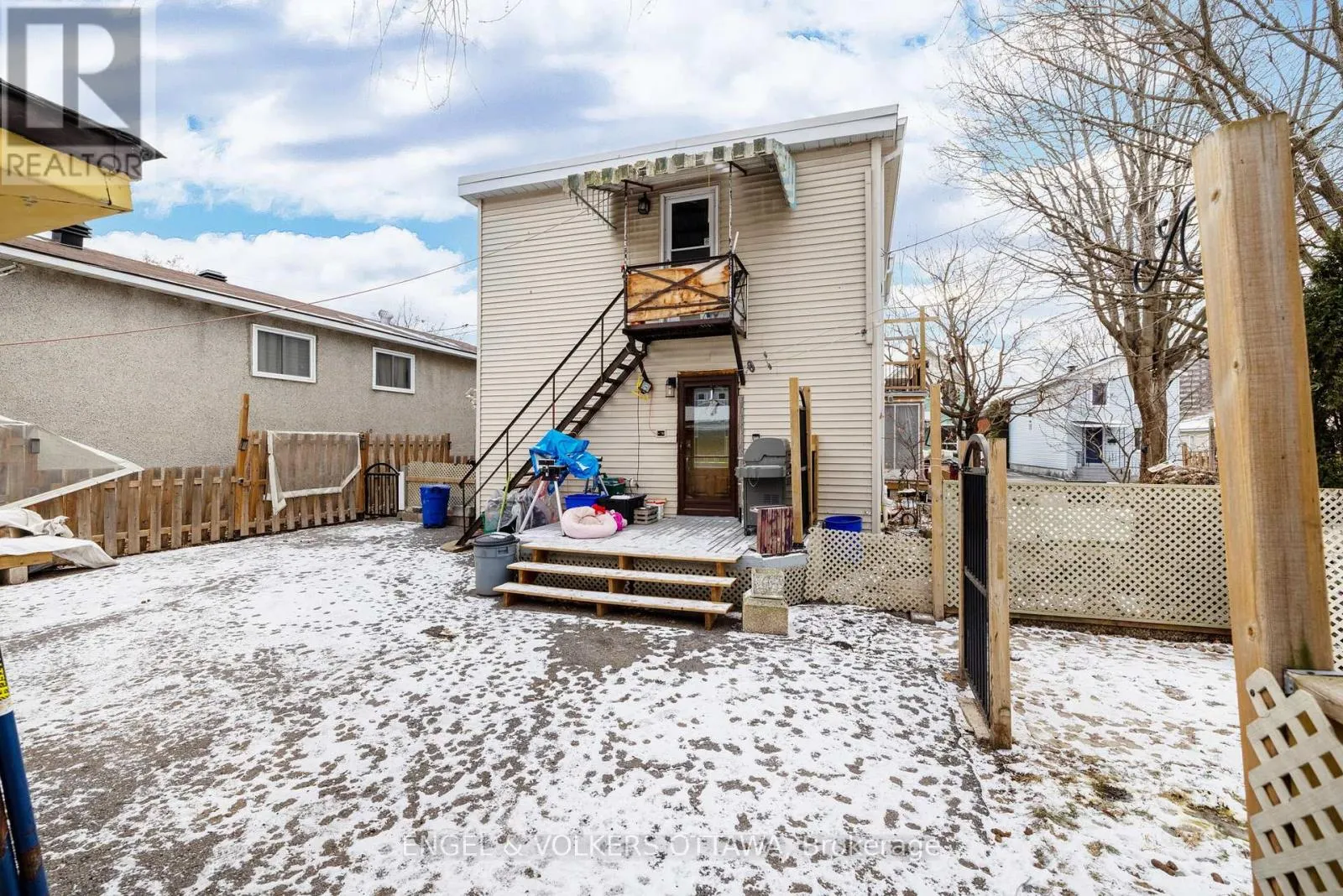 201 - 203 HERITAGE MAPLE WAY