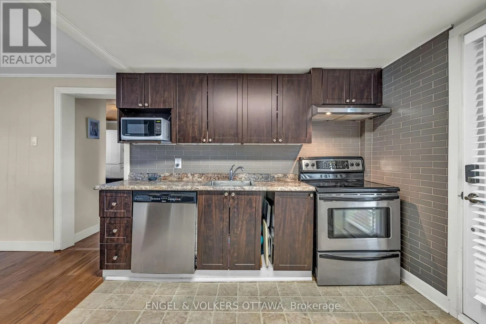 201 - 203 HERITAGE MAPLE WAY