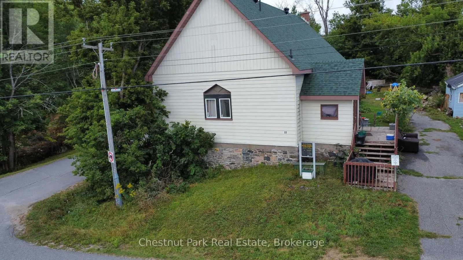 35 MUSKOKA ROAD