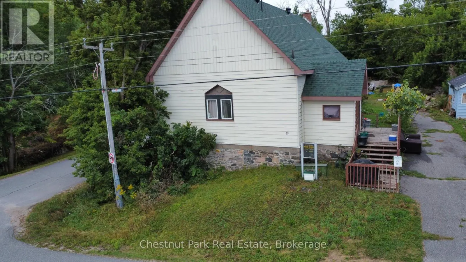 35 MUSKOKA ROAD