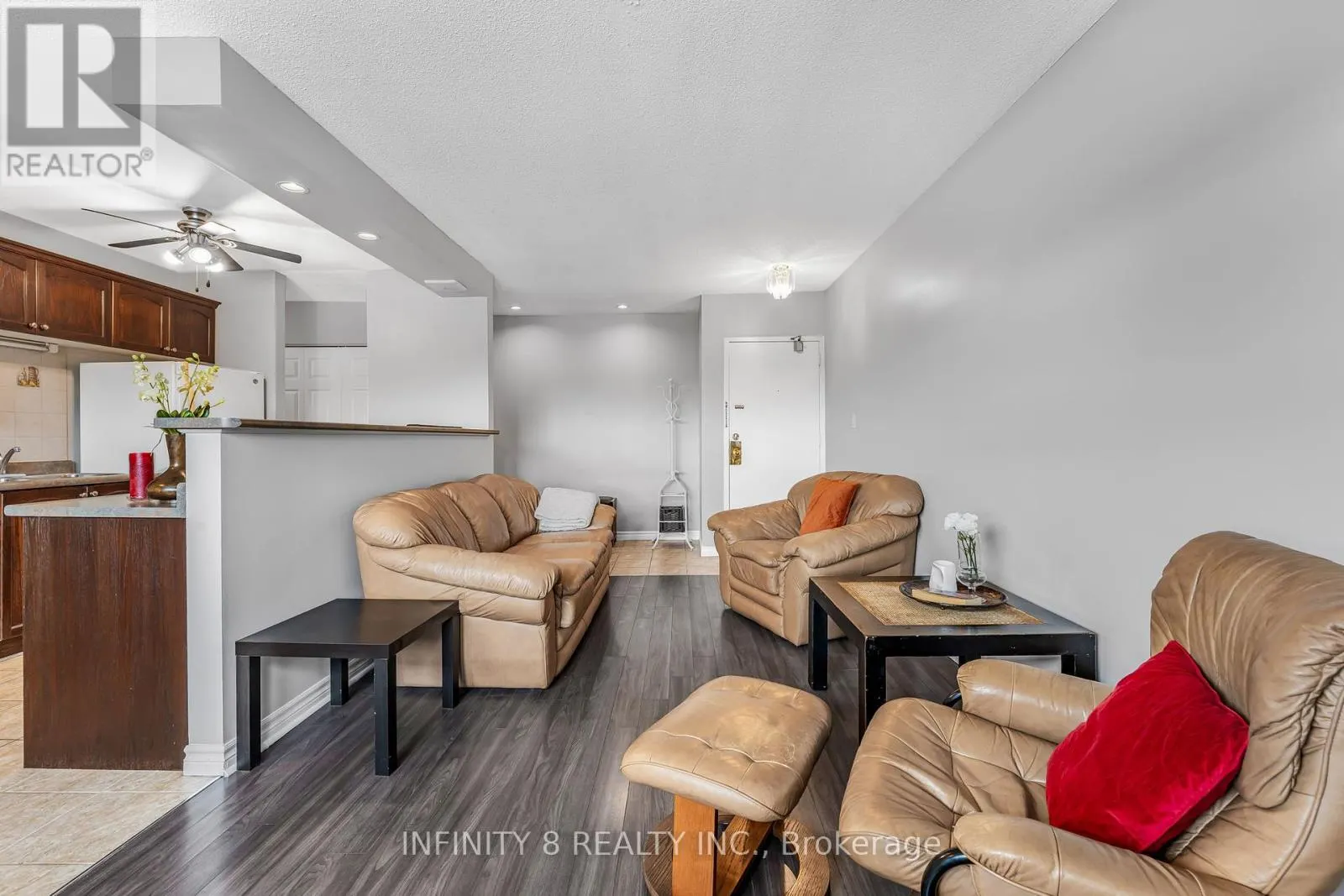 301 - 264 OAKDALE AVENUE, #301
