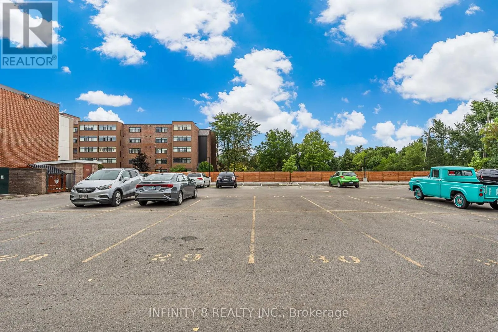 301 - 264 OAKDALE AVENUE, #301