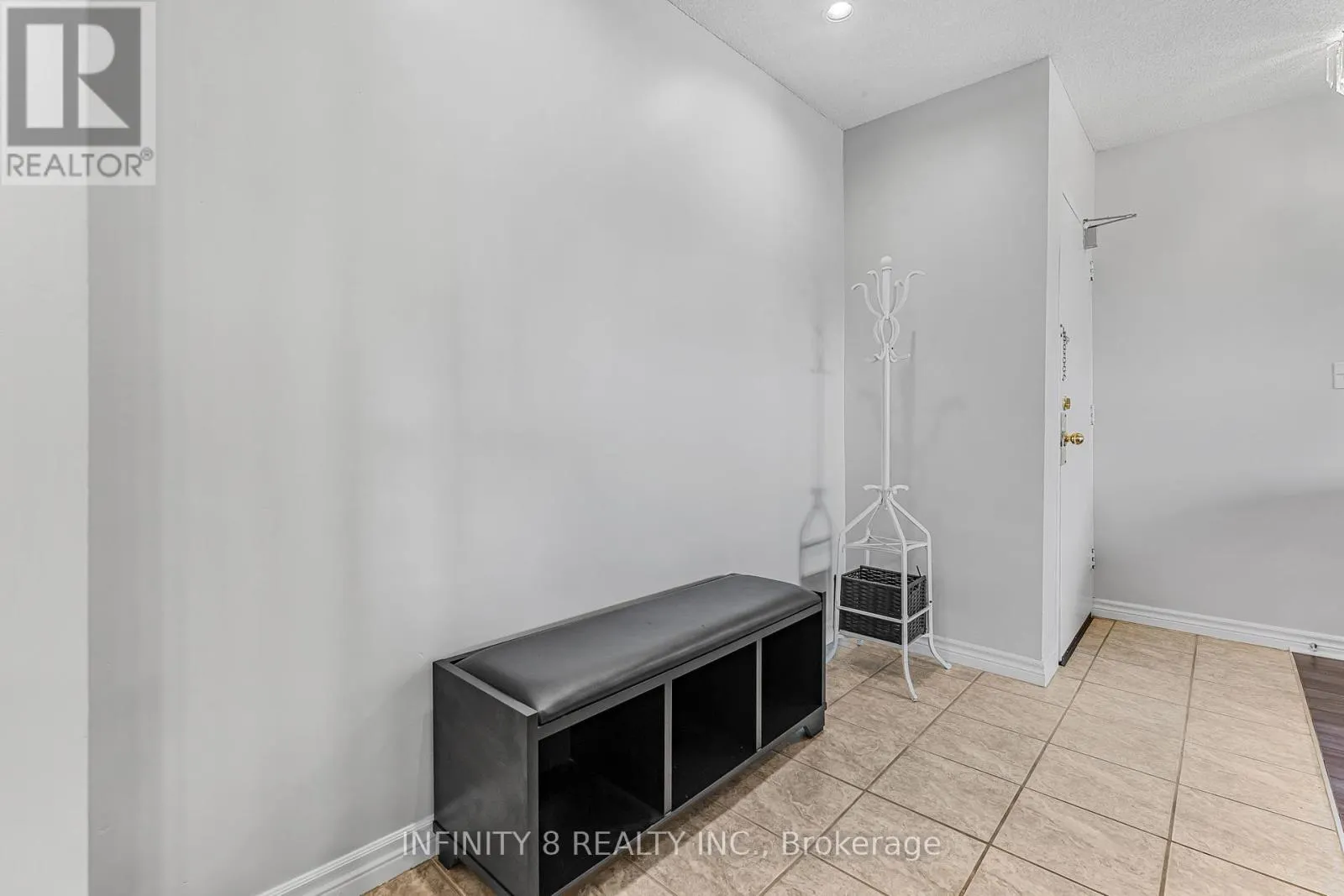 301 - 264 OAKDALE AVENUE, #301