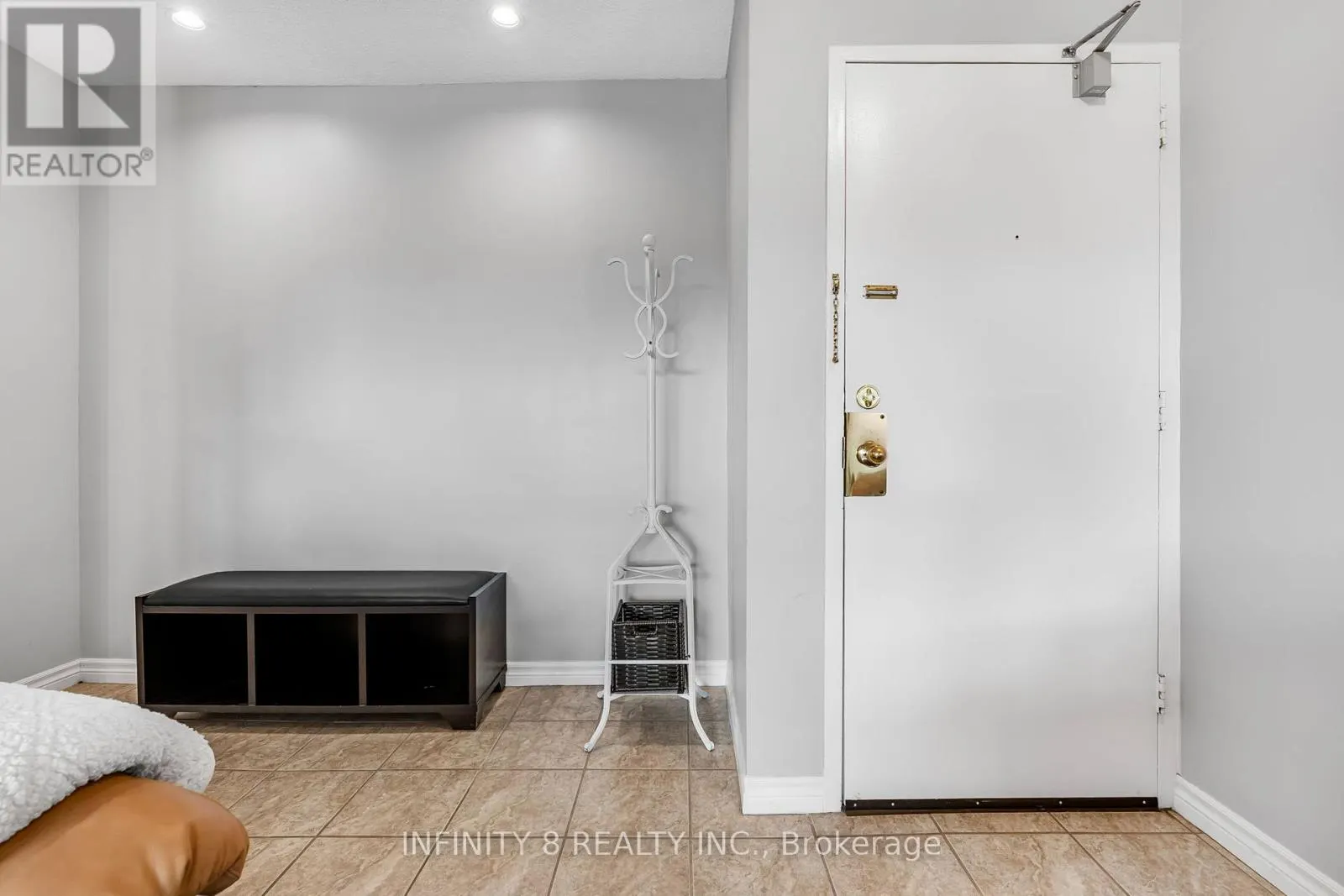 301 - 264 OAKDALE AVENUE, #301