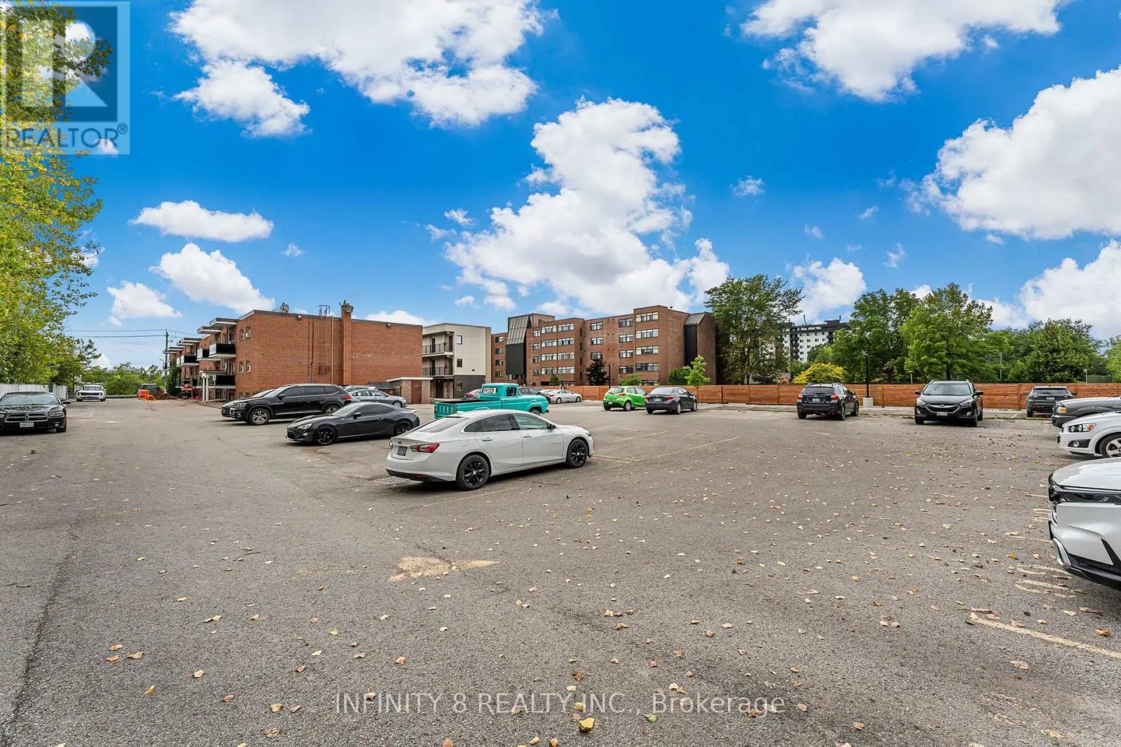301 - 264 OAKDALE AVENUE, #301
