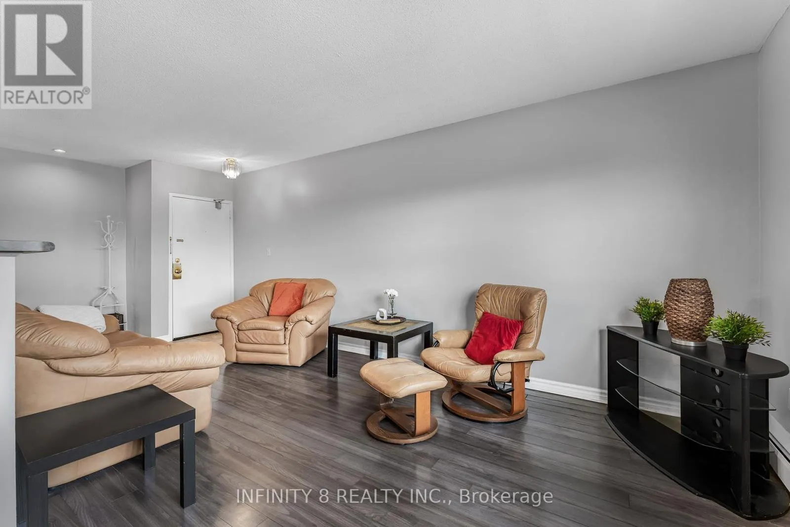 301 - 264 OAKDALE AVENUE, #301