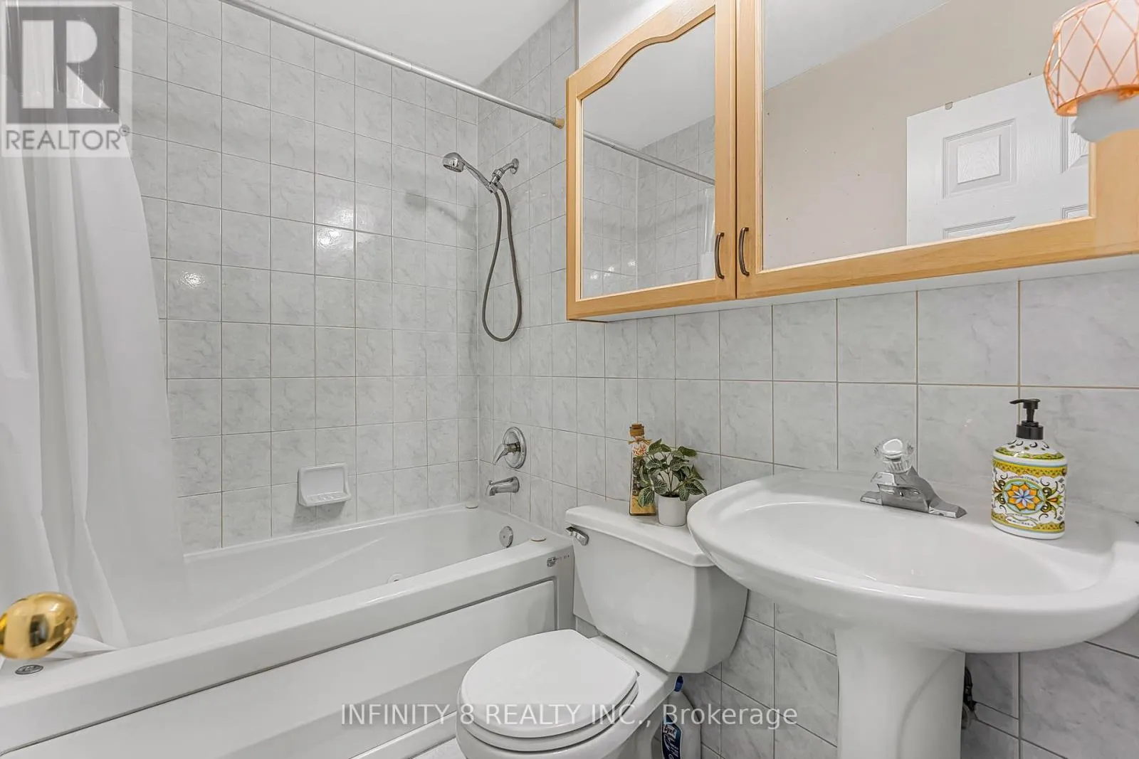 301 - 264 OAKDALE AVENUE, #301