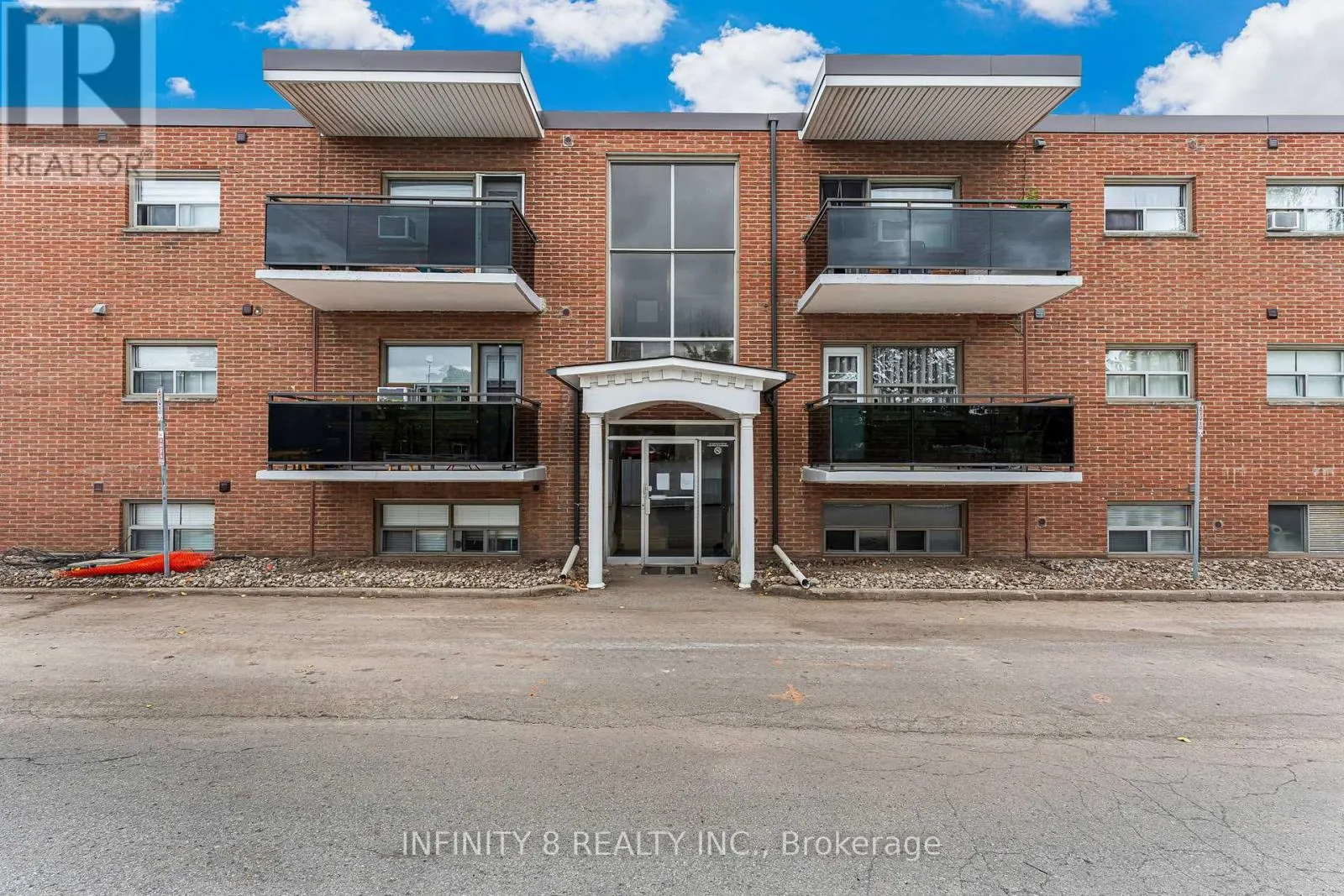 301 - 264 OAKDALE AVENUE, #301