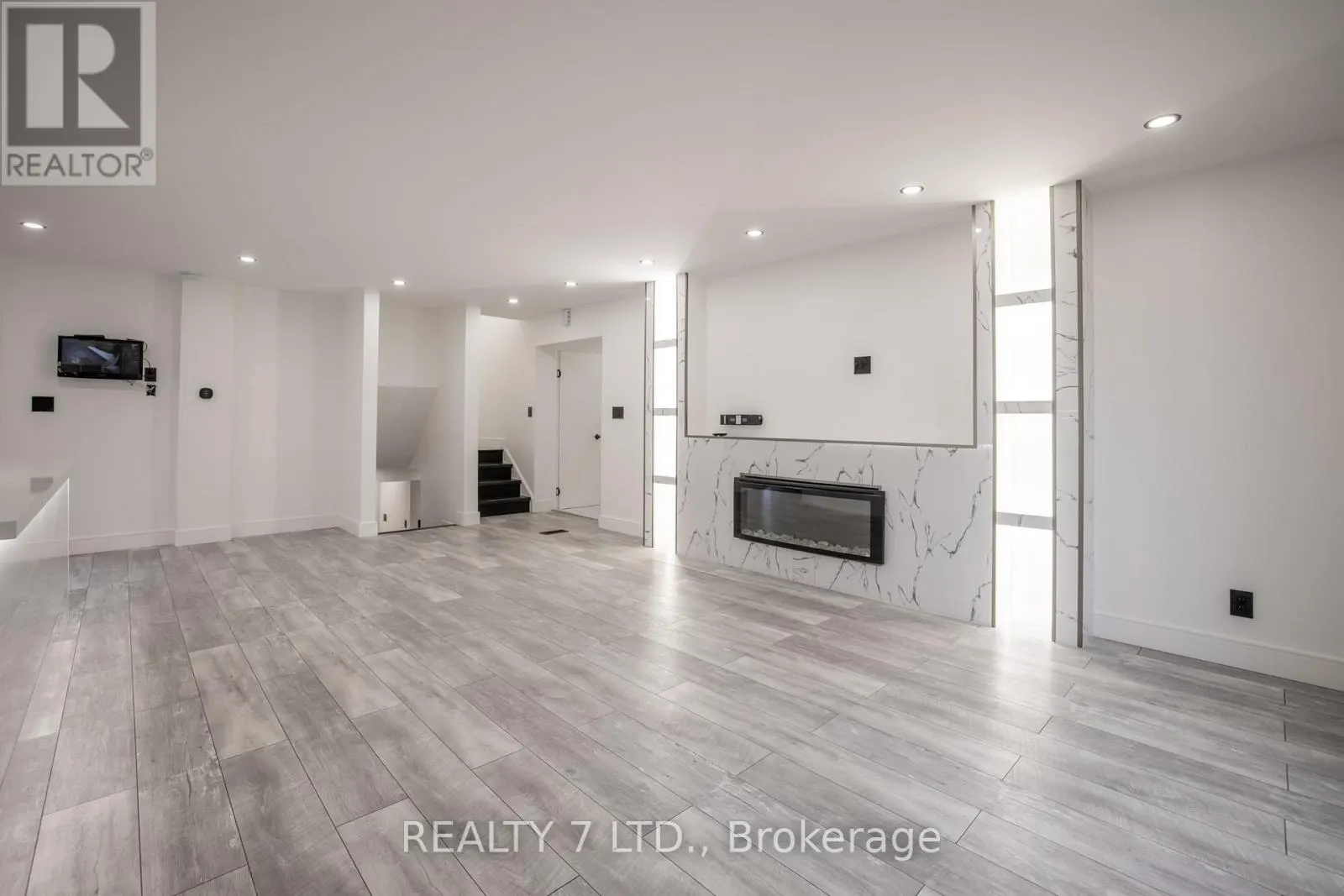 674 VINE STREET