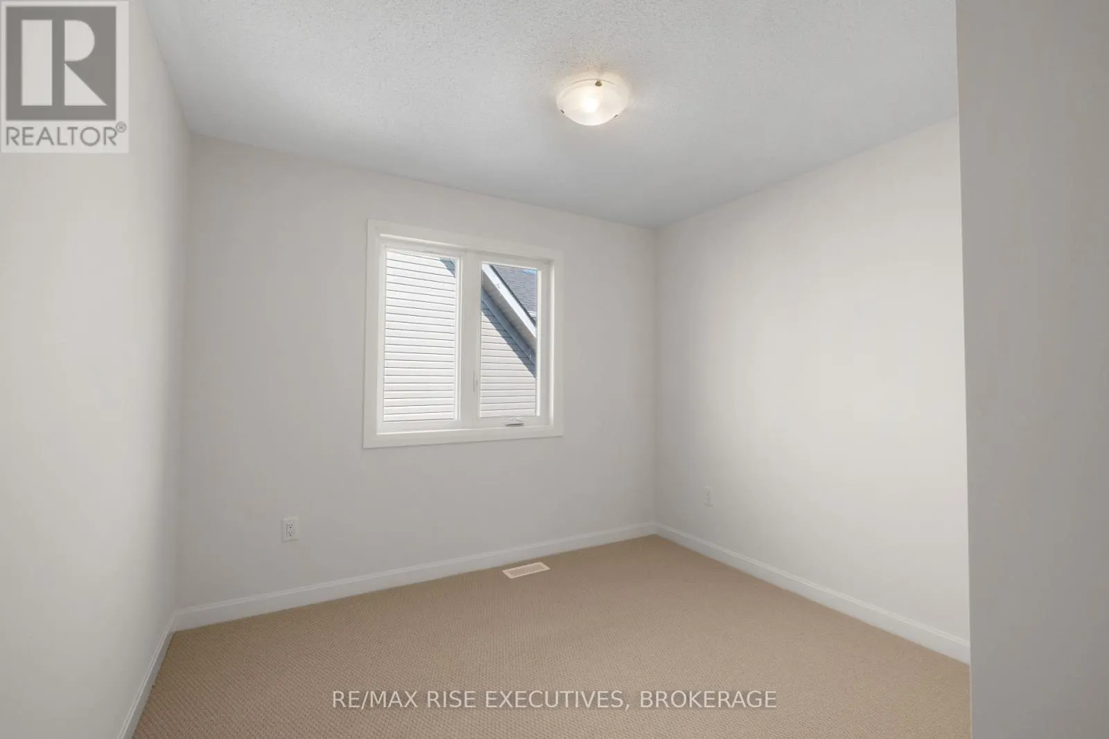 128 GILDERSLEEVE BOULEVARD