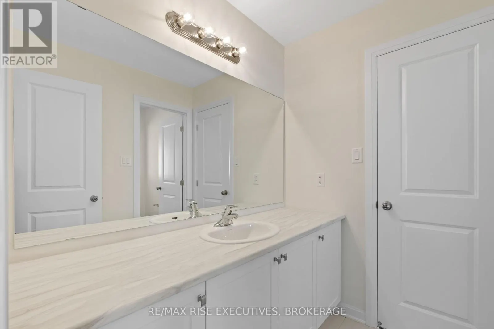 117 WINDERMERE BOULEVARD