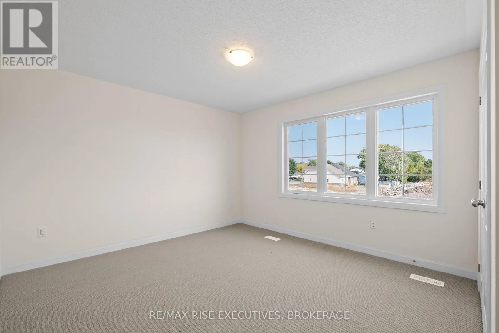 117 WINDERMERE BOULEVARD