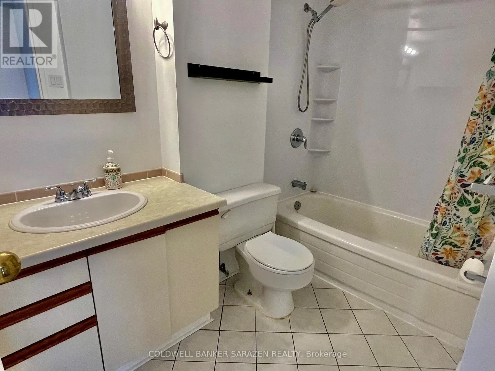 1215 - 80 SANDCASTLE DRIVE