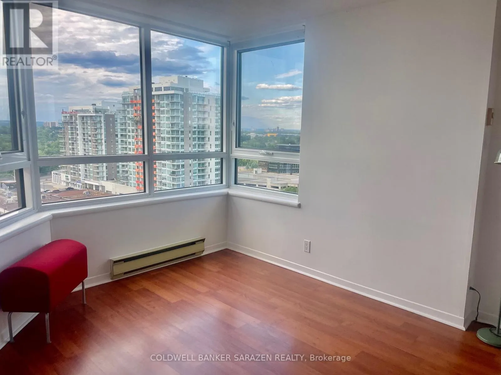1215 - 80 SANDCASTLE DRIVE