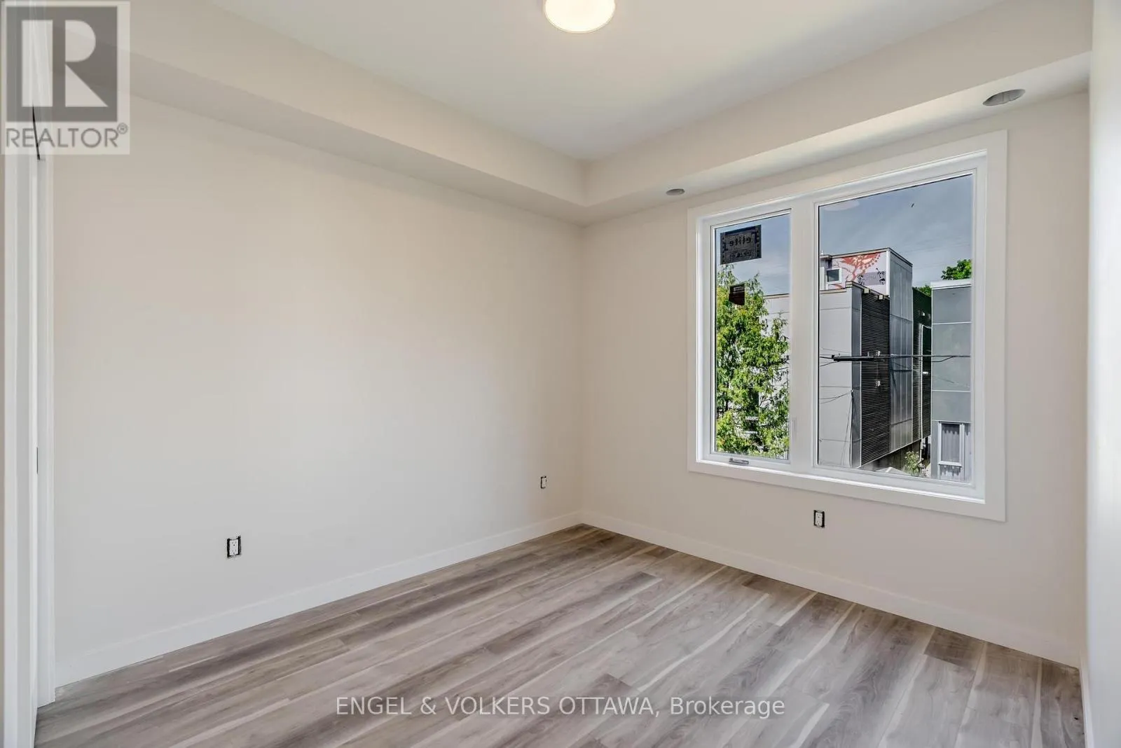A - 195 HOPEWELL AVENUE