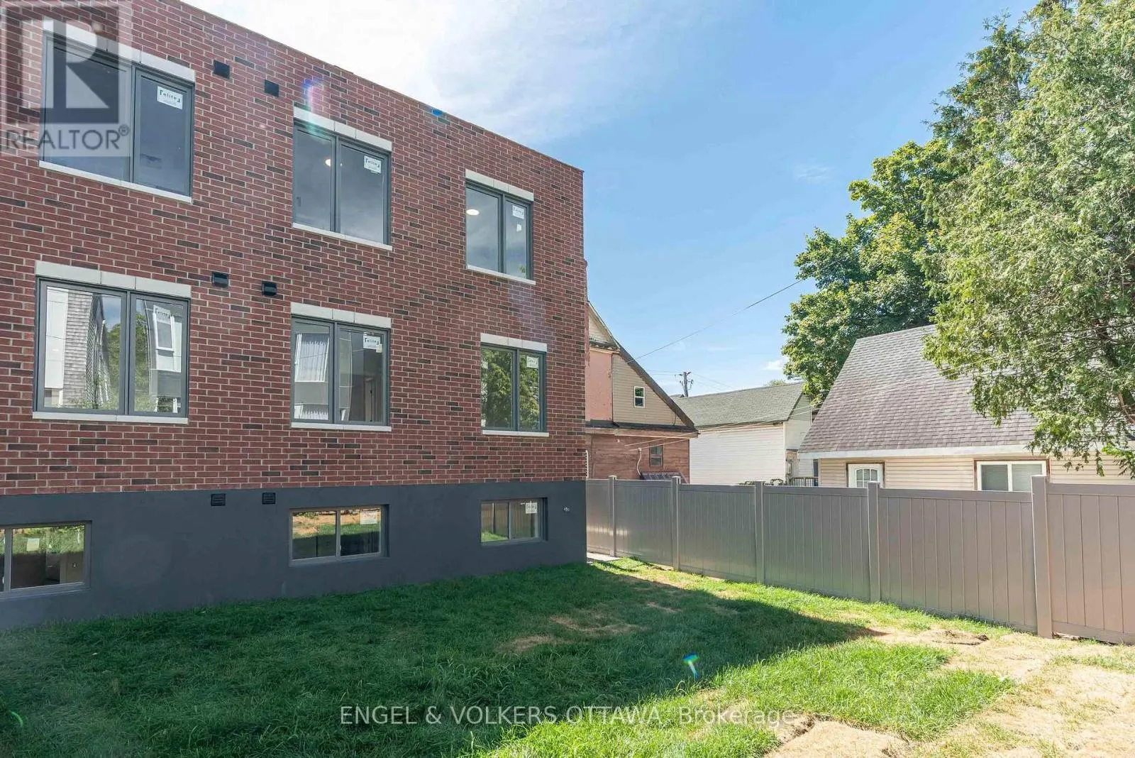 A - 195 HOPEWELL AVENUE