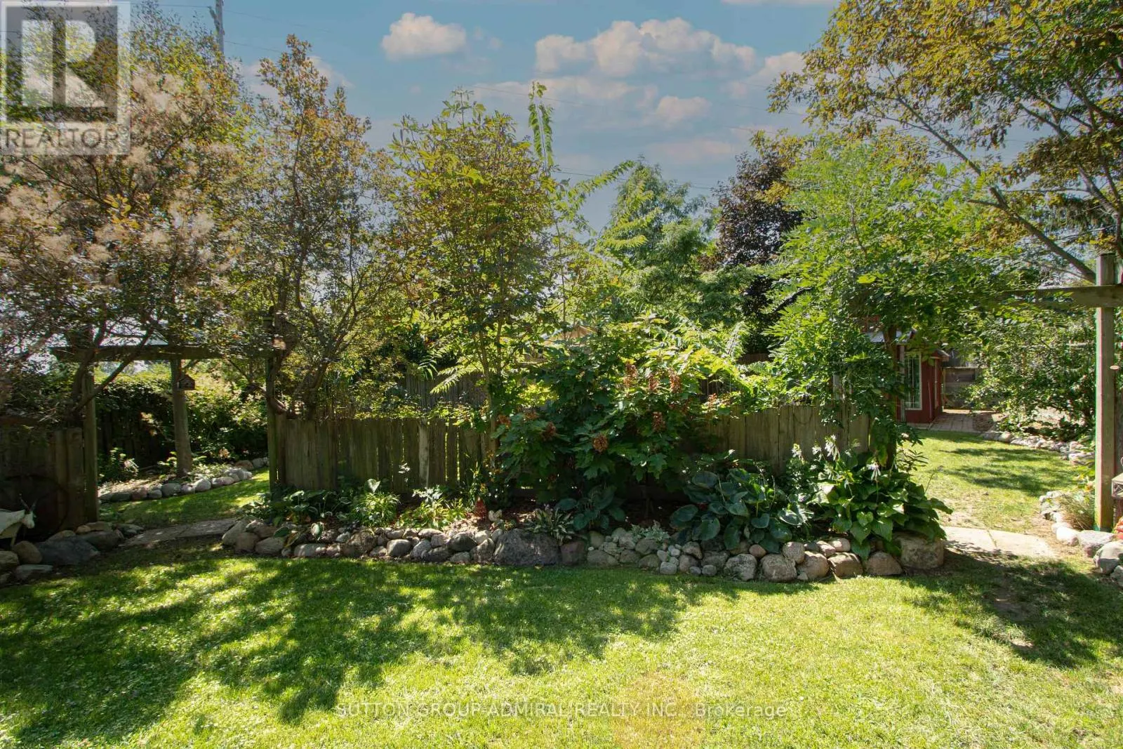 59 BRECKENRIDGE CRESCENT