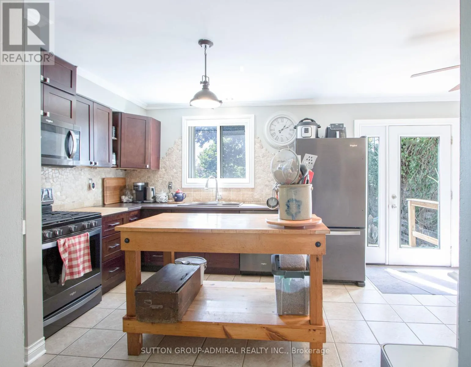59 BRECKENRIDGE CRESCENT