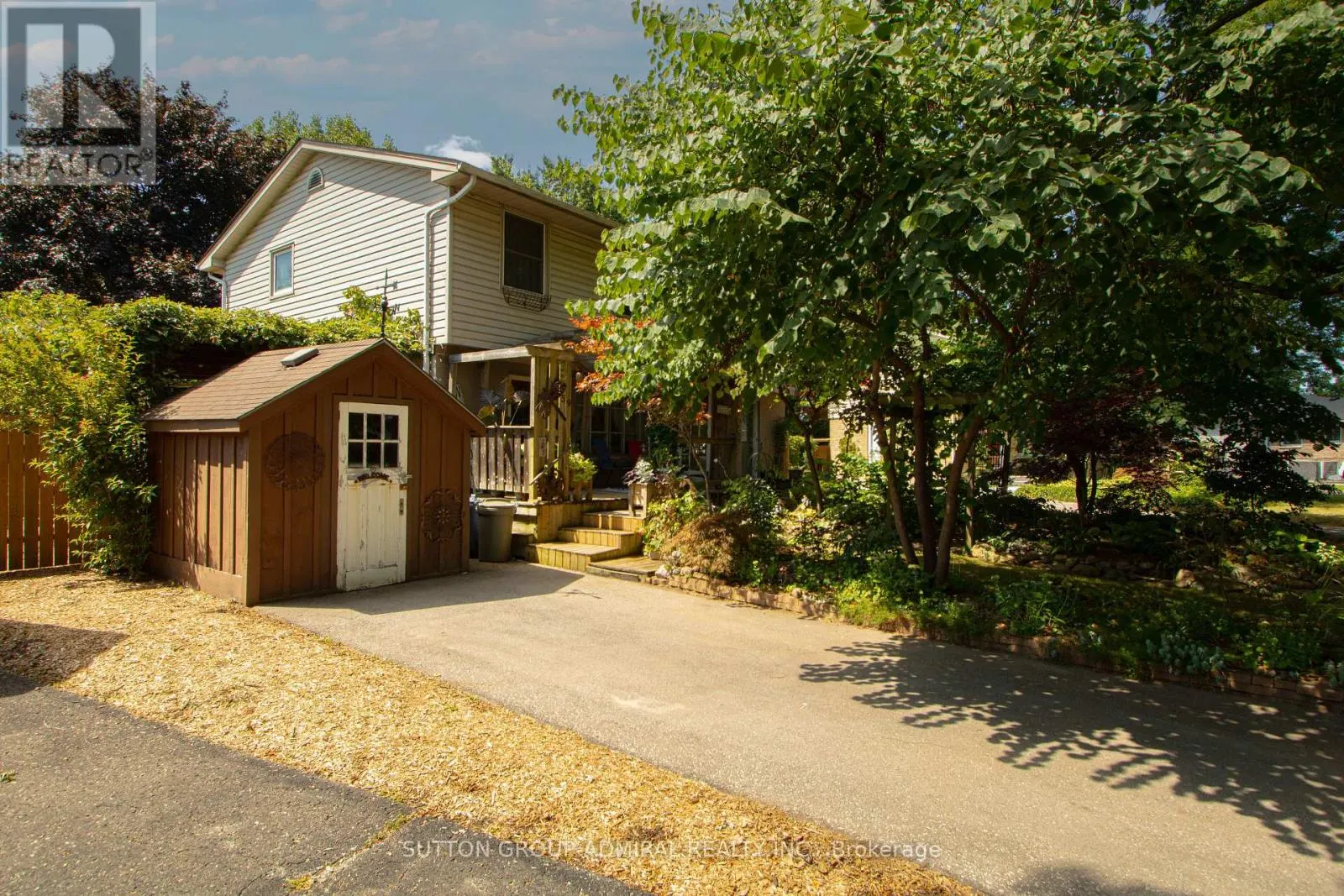 59 BRECKENRIDGE CRESCENT