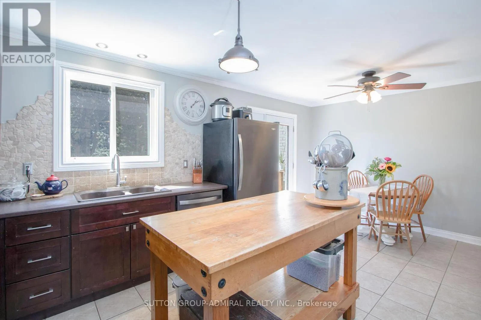 59 BRECKENRIDGE CRESCENT