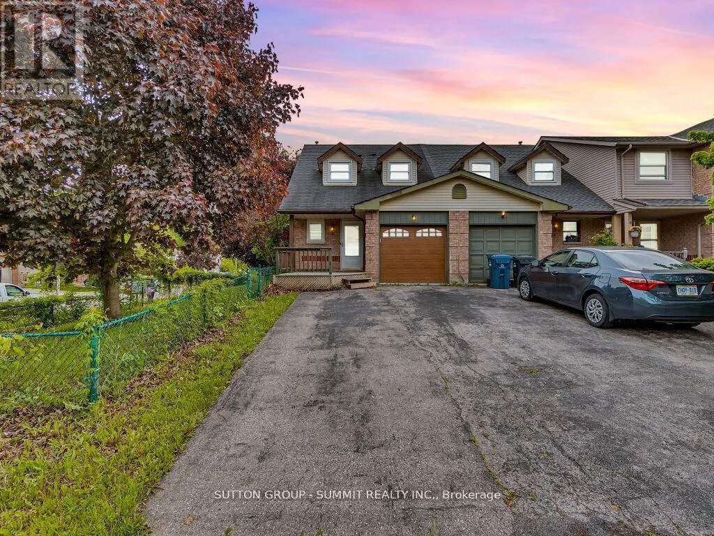 2 GRANDRIDGE CRESCENT