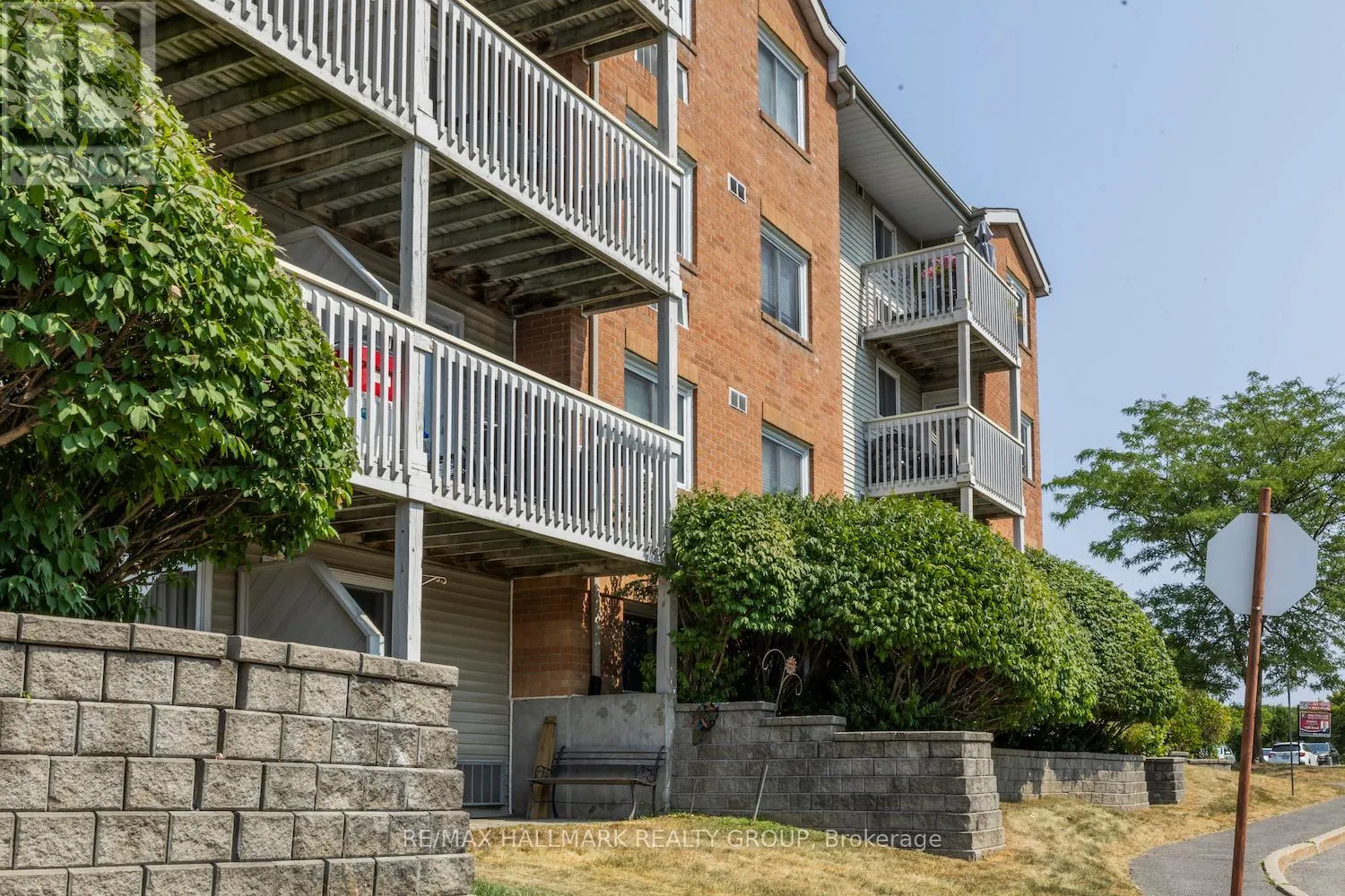 203 - 345 CENTRUM BOULEVARD