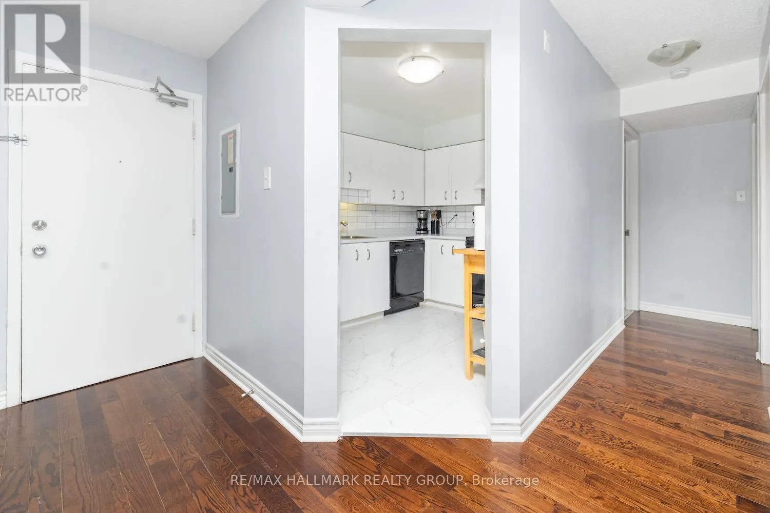 203 - 345 CENTRUM BOULEVARD
