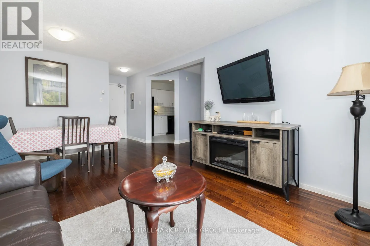 203 - 345 CENTRUM BOULEVARD