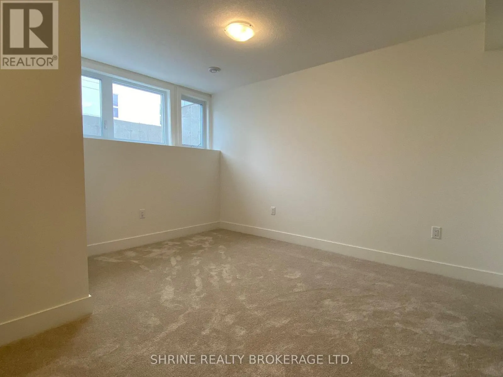 29 - 234 EDGEVALLEY ROAD, #29