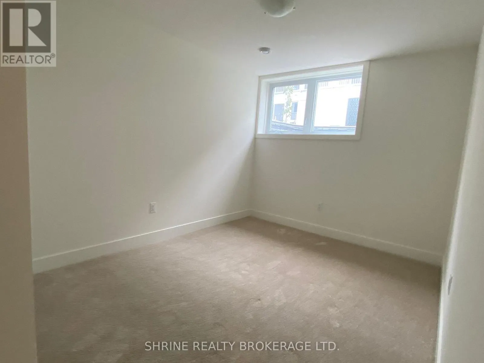 29 - 234 EDGEVALLEY ROAD, #29