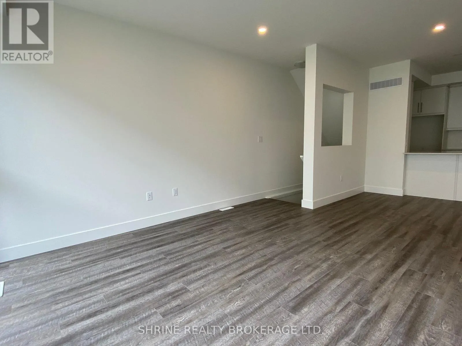 29 - 234 EDGEVALLEY ROAD, #29