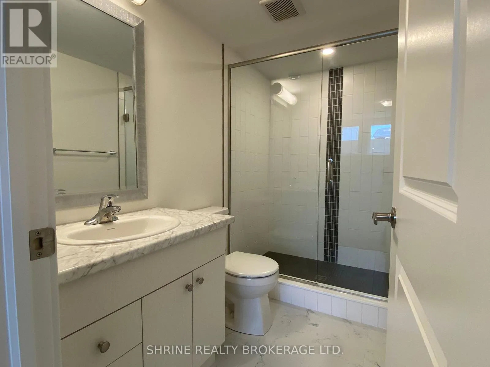 29 - 234 EDGEVALLEY ROAD, #29