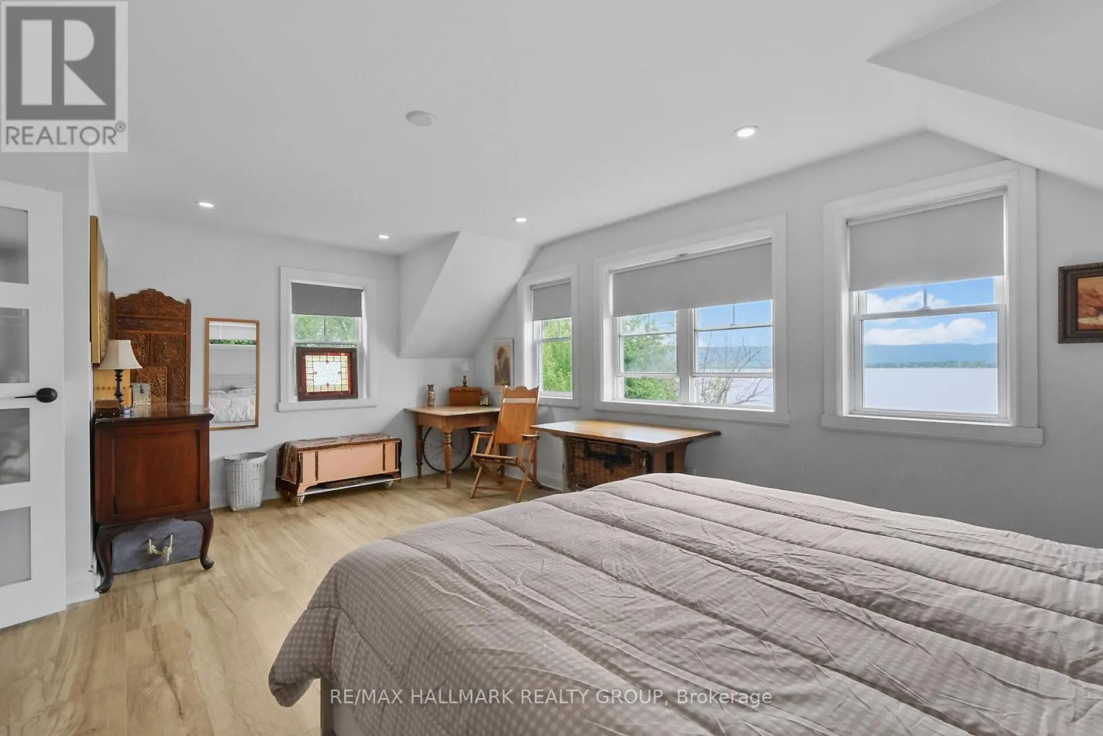 500 BAYVIEW DRIVE