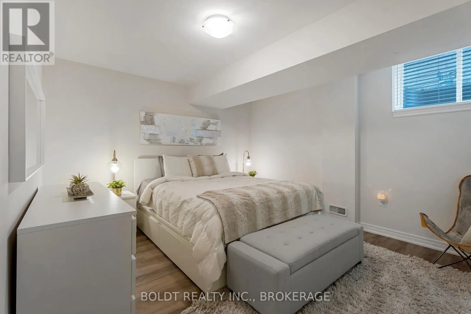 80 SUMMERSIDES BOULEVARD