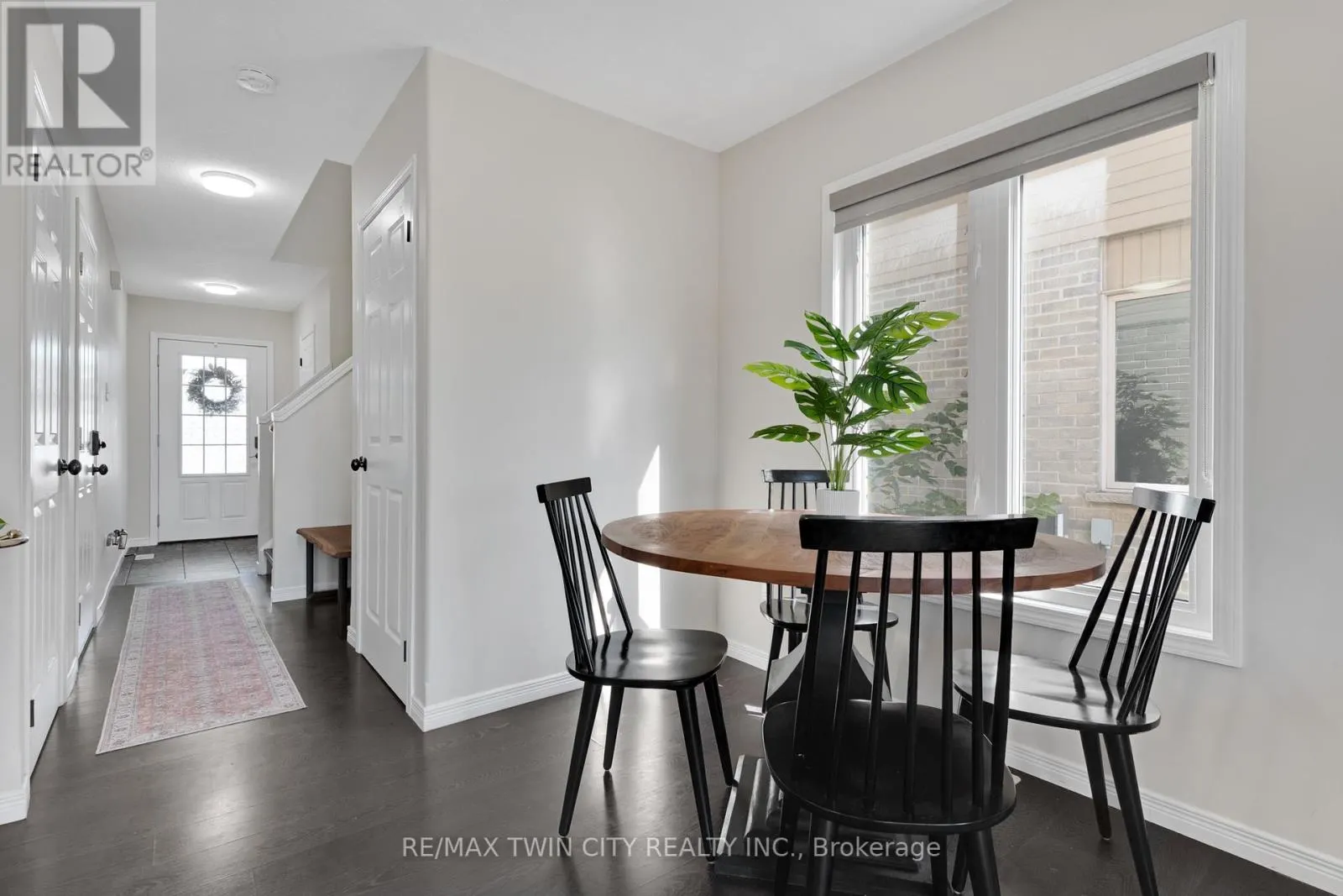 H32 - 6 UPPER MERCER STREET