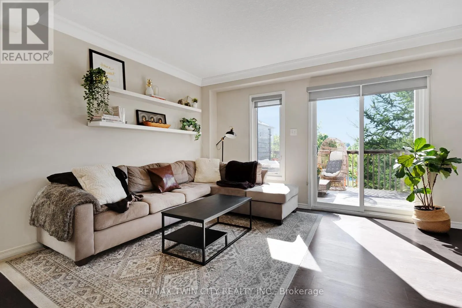 H32 - 6 UPPER MERCER STREET