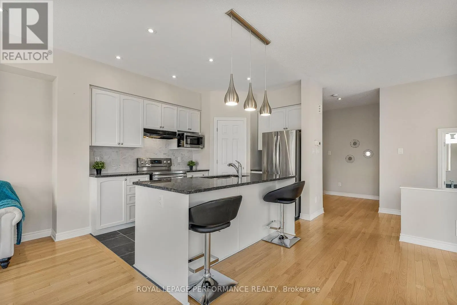 328 BALLINVILLE CIRCLE