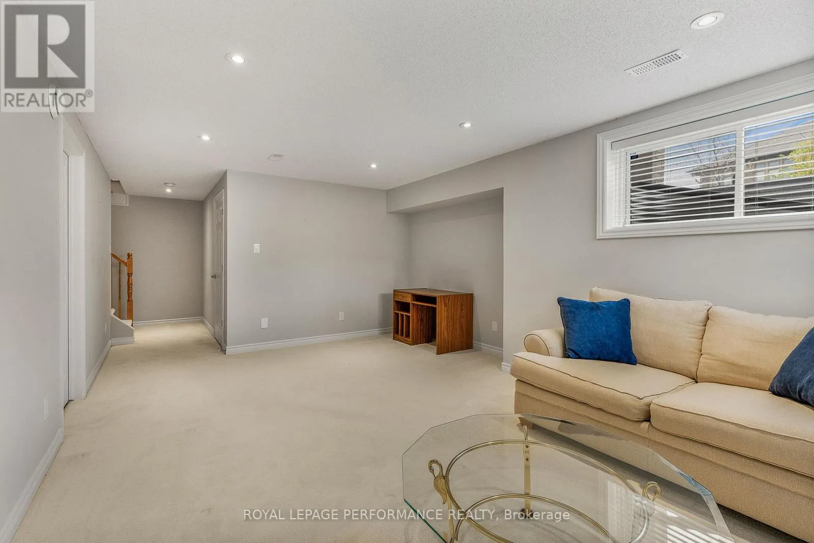 328 BALLINVILLE CIRCLE