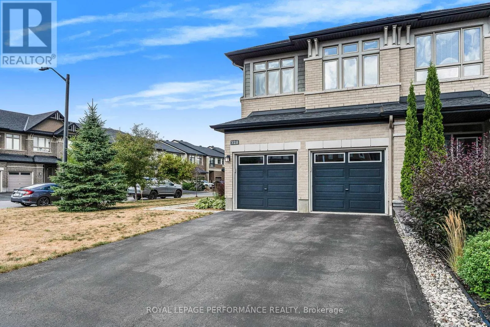 328 BALLINVILLE CIRCLE
