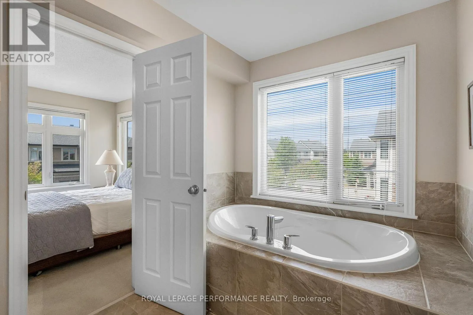 328 BALLINVILLE CIRCLE