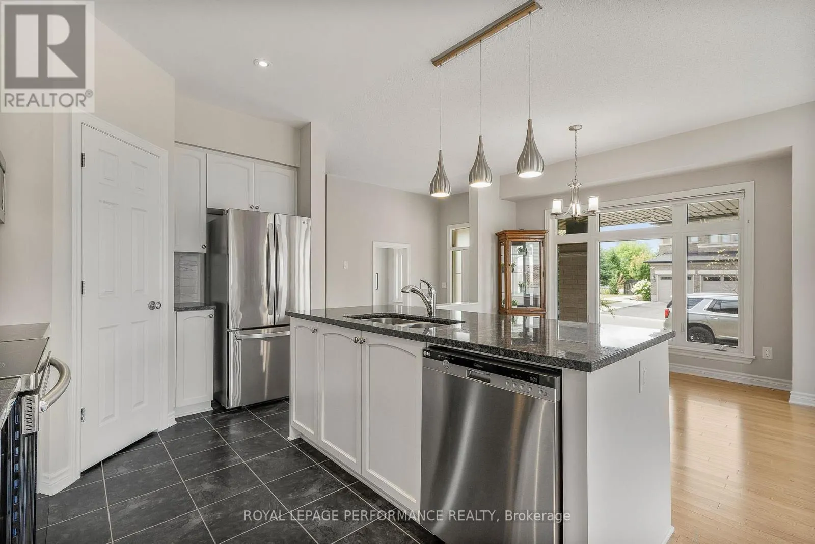 328 BALLINVILLE CIRCLE