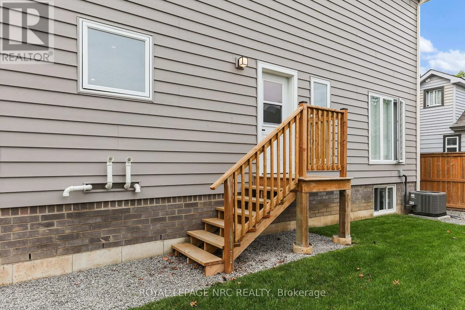 39 GROVE AVENUE