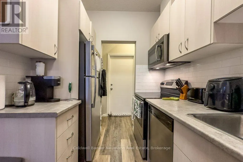 MAIN - 84 WYNDHAM STREET S, #Main