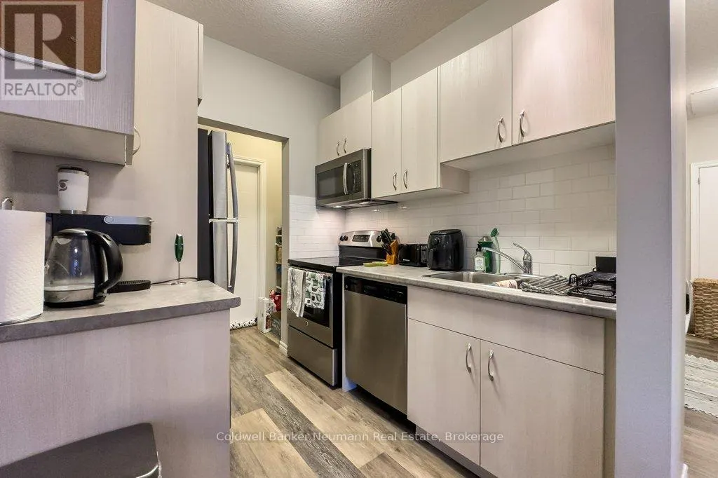 MAIN - 84 WYNDHAM STREET S, #Main