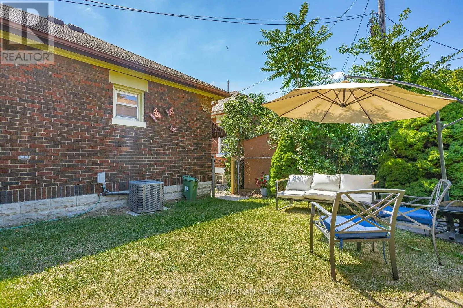872 LOVETT STREET